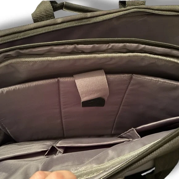 🚨3 for $15 Kenneth Cole Reaction Black Grey 17” Laptop Shoulder Bag  17”x13” - Picture 7 of 8